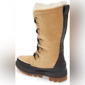 Sorel Women's Beige and Black Winter Boots